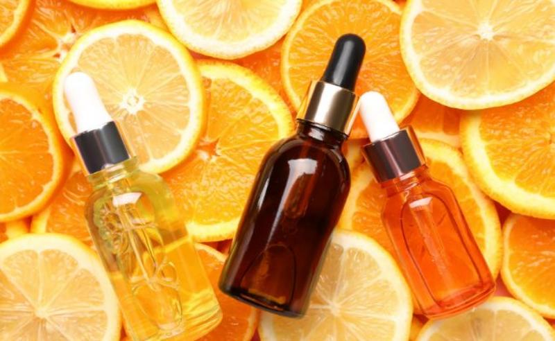 Cấu trúc và đặc điểm của L-Ascorbic Acid, dạng Vitamin C phổ biến trong serum vitamin c 561.