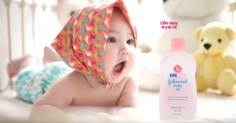 Dầu Johnson Baby được sử dụng để massage cho em bé, giúp dưỡng ẩm và thư giãn da nhạy cảm