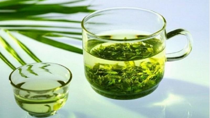Hình ảnh minh họa các loại lá nam giảm cân phổ biến như lá sen, phan tả diệp, lá vối, trà xanh, mướp đắng được đặt cạnh nhau, có chú thích tên từng loại