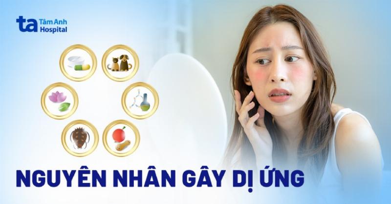 Mot tay dang cam vien phan viet bang, voi hinh anh bui phan bay nhe trong khong khi, minh hoa ca uu diem va nhuoc diem.