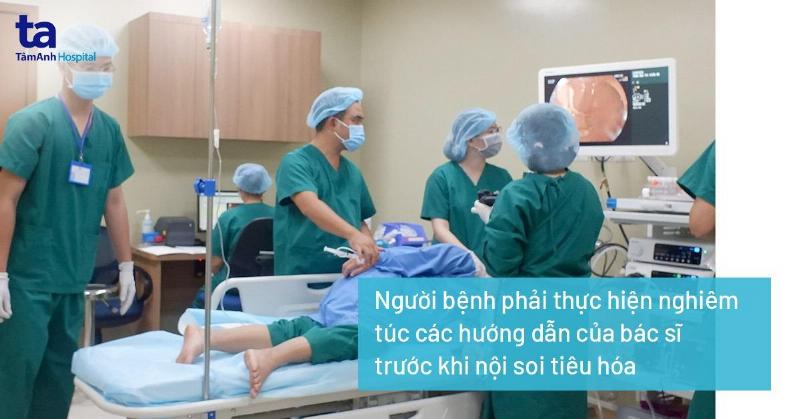 Vi thuoc say xe 4 vien dat canh coc nuoc loc de uong truoc chuyen di