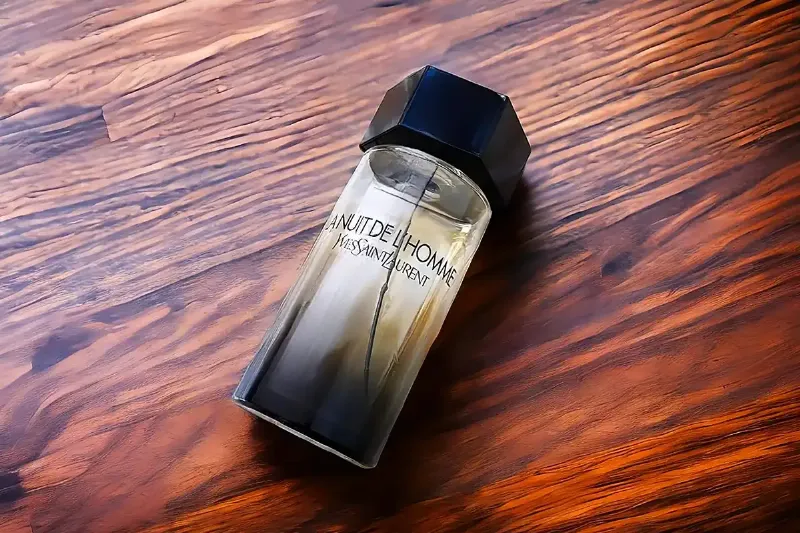 Độ lưu hương và tỏa hương của YSL La Nuit de l'Homme trên da người, các yếu tố ảnh hưởng.